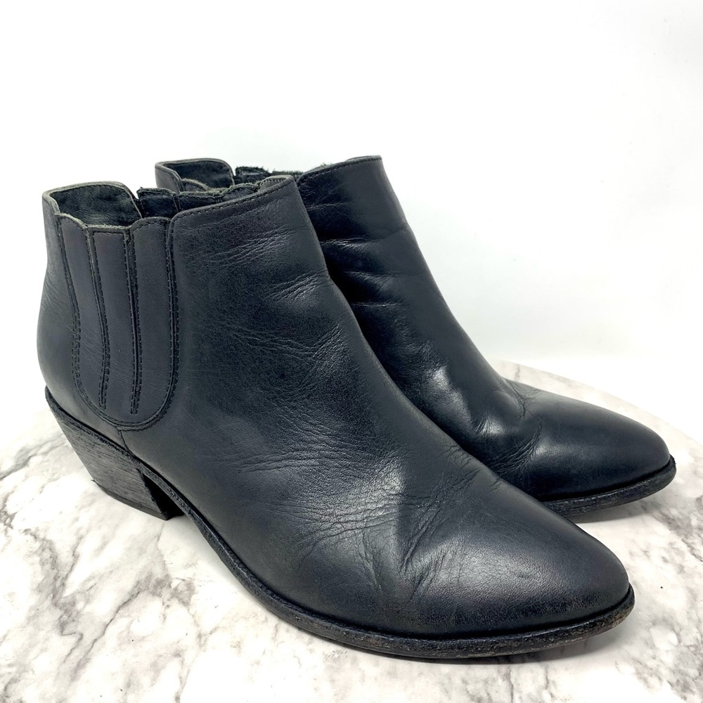 Joie Barlow Black Chelsea Boots 38.5/8.5 * Flawed classic moto minimalist